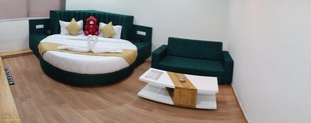 Collection O Hotel Green Park Ānand Eksteriør bilde